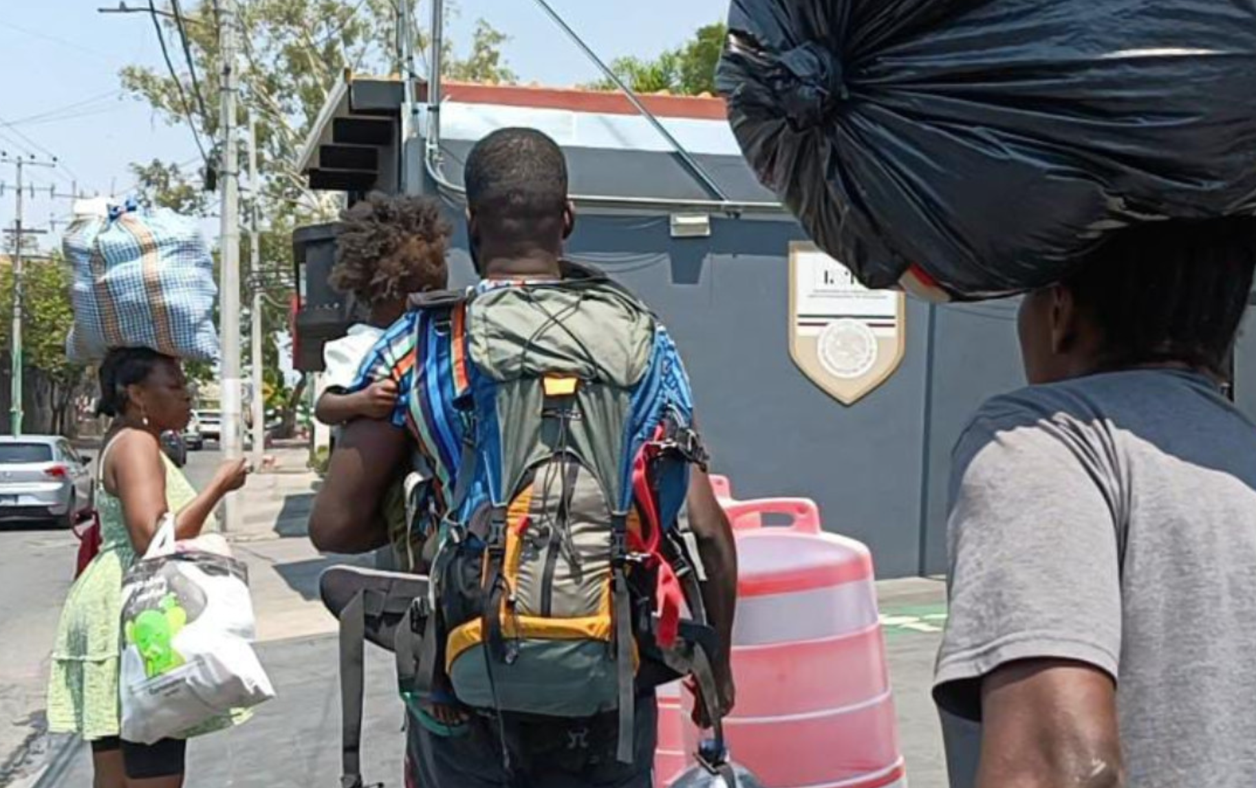 Retiran a migrantes de CDMX, los llevan a Cuernavaca